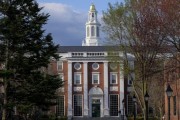 六爻免费拒签才1天！美国恢复处理哈佛大学国际学生签证！