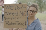 六爻免费特斯拉在得州奥斯汀遭遇抗议活动：反对马斯克Robotaxi计划
