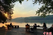 六爻免费“移动卧室”重塑旅行方式 “Z世代”爱上车轮上的家